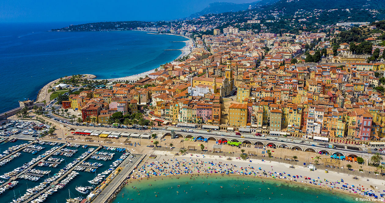 vue plage ville de Menton